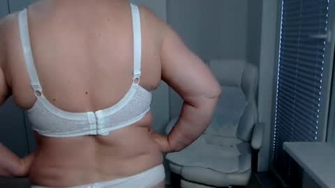 MilfScarlette online show from 3, 7, 2026