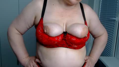 MilfScarlette online show from 22, 7, 2026
