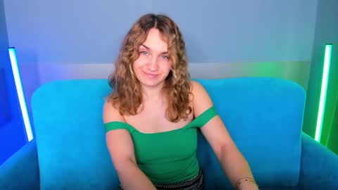 milkablond online show from 17, 2, 2025