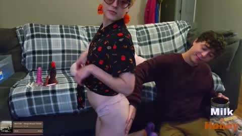 MilkandHoney online show from 28, 10, 2025