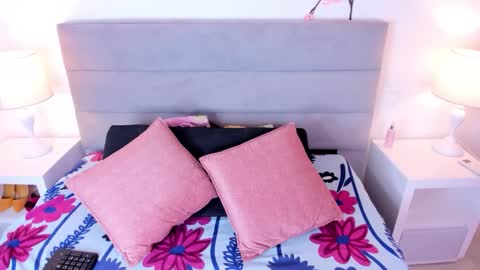 Snapshot of milky__boobs699 chatting on 15, 3, 2026 milky__boobs699 online show from 15, 3, 2026