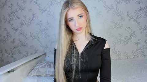 Vivian online show from 5, 2, 2025