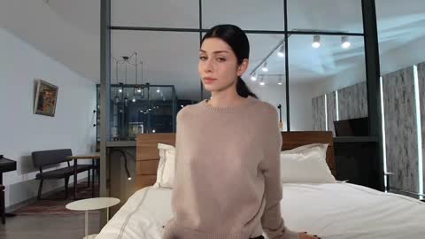 milla bella online show from 15, 3, 2026