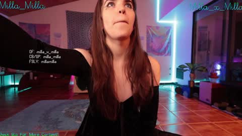 milla_milla online show from 6, 1, 2025