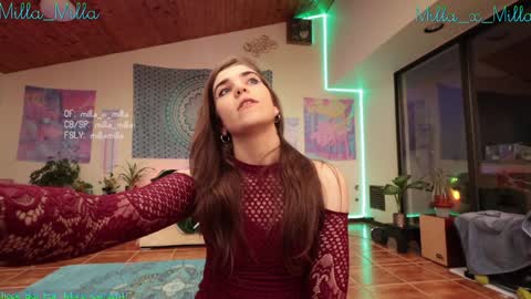 milla_milla online show from 17, 1, 2025