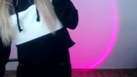 millaloveli online show from 5, 3, 2026