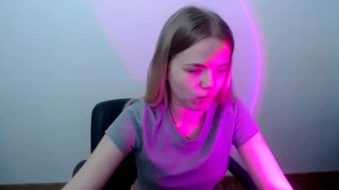 millaloveli online show from 25, 3, 2026