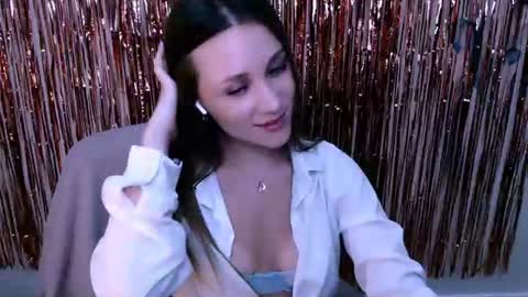 Snapshot of millasamsd chatting on 7, 7, 2026 Milla online show from 7, 7, 2026