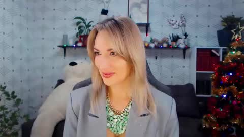 Snapshot of millaxqueen chatting on 20, 12, 2025 MillaXQueen online show from 20, 12, 2025