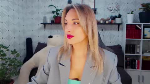 Snapshot of millaxqueen chatting on 4, 2, 2026 MillaXQueen online show from 4, 2, 2026