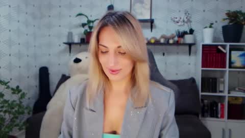 Snapshot of millaxqueen chatting on 11, 2, 2026 MillaXQueen online show from 11, 2, 2026