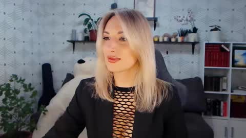 Snapshot of millaxqueen chatting on 24, 3, 2026 MillaXQueen online show from 24, 3, 2026