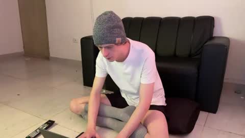 Snapshot of millerjdm chatting on 28, 7, 2026 SlimnHungOH online show from 28, 7, 2026