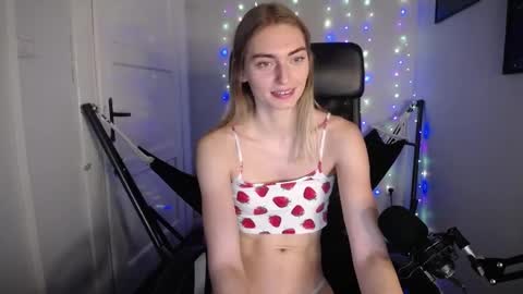 Snapshot of millie_lacroix chatting on 2, 12, 2024 millie_lacroix online show from 2, 12, 2024