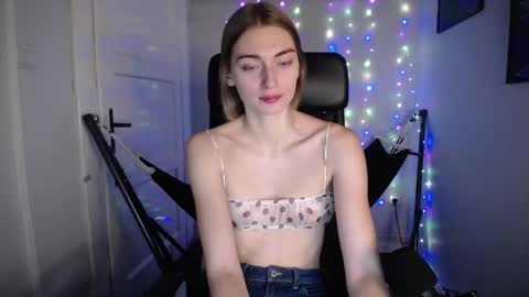 Snapshot of millie_lacroix chatting on 5, 12, 2024 millie_lacroix online show from 5, 12, 2024