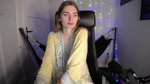 Snapshot of millie_lacroix chatting on 12, 12, 2024 millie_lacroix online show from 12, 12, 2024