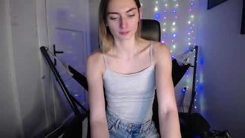 Snapshot of millie_lacroix chatting on 25, 1, 2025 millie_lacroix online show from 25, 1, 2025