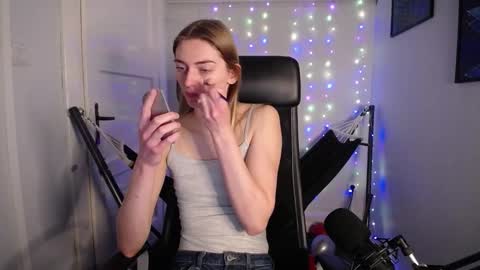 Snapshot of millie_lacroix chatting on 28, 1, 2025 millie_lacroix online show from 28, 1, 2025