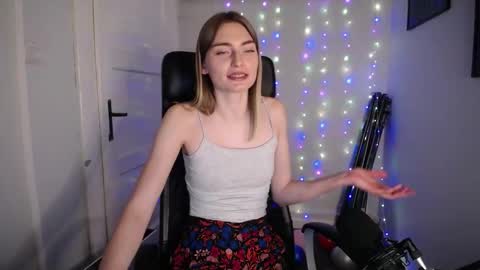 Snapshot of millie_lacroix chatting on 17, 2, 2025 millie_lacroix online show from 17, 2, 2025