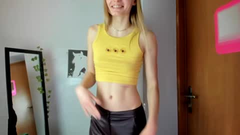 Snapshot of millie_lacroix chatting on 2, 4, 2026 millie_lacroix online show from 2, 4, 2026