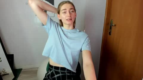 Snapshot of millie_lacroix chatting on 16, 4, 2026 millie_lacroix online show from 16, 4, 2026