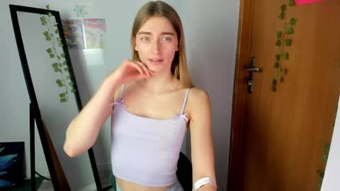 Snapshot of millie_lacroix chatting on 30, 4, 2026 millie_lacroix online show from 30, 4, 2026