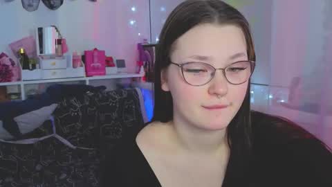 Snapshot of milliedoll chatting on 11, 10, 2025 Millie online show from 11, 10, 2025