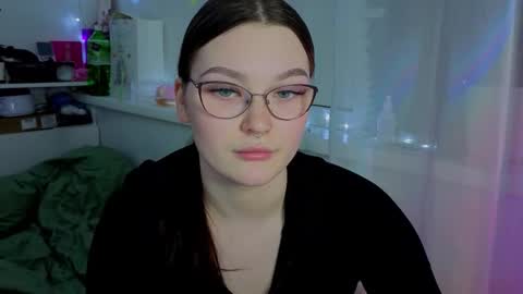 Snapshot of milliedoll chatting on 18, 10, 2025 Millie online show from 18, 10, 2025