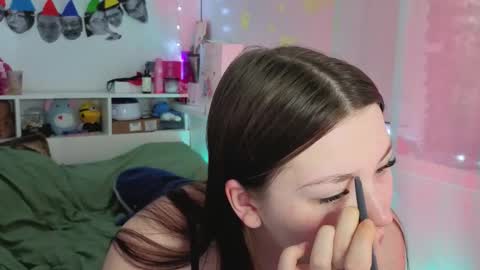 Snapshot of milliedoll chatting on 22, 10, 2025 Millie online show from 22, 10, 2025