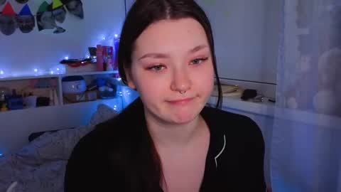 Snapshot of milliedoll chatting on 4, 11, 2025 Millie online show from 4, 11, 2025