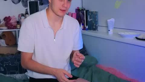 Snapshot of milliedoll chatting on 14, 11, 2025 Millie online show from 14, 11, 2025