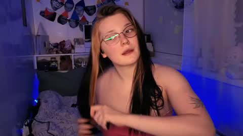 Snapshot of milliedoll chatting on 22, 11, 2025 Millie online show from 22, 11, 2025