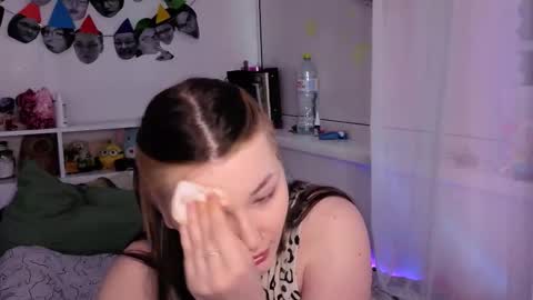 Snapshot of milliedoll chatting on 27, 11, 2025 Millie online show from 27, 11, 2025