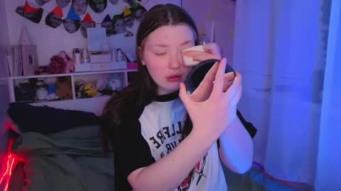 Snapshot of milliedoll chatting on 19, 12, 2025 Millie online show from 19, 12, 2025