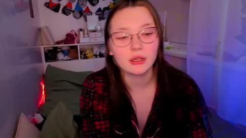 Snapshot of milliedoll chatting on 20, 12, 2025 Millie online show from 20, 12, 2025