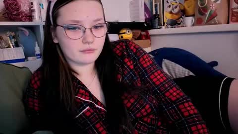 Snapshot of milliedoll chatting on 7, 1, 2026 Millie online show from 7, 1, 2026