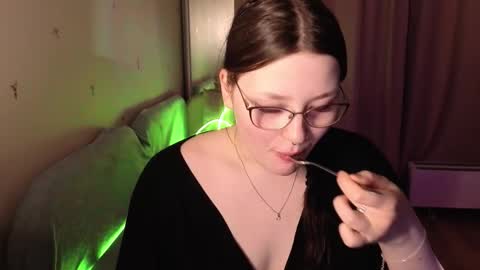 Snapshot of milliedoll chatting on 13, 3, 2026 Millie online show from 13, 3, 2026