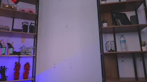 Mila  online show from 11, 4, 2026
