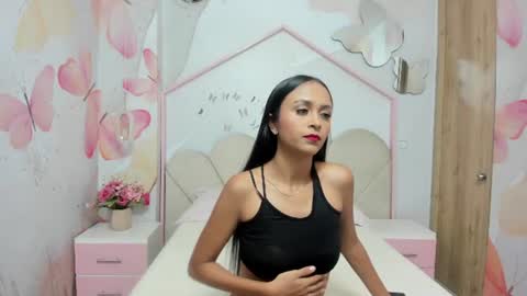 Snapshot of millieskinny18 chatting on 16, 6, 2026 Miley online show from 16, 6, 2026