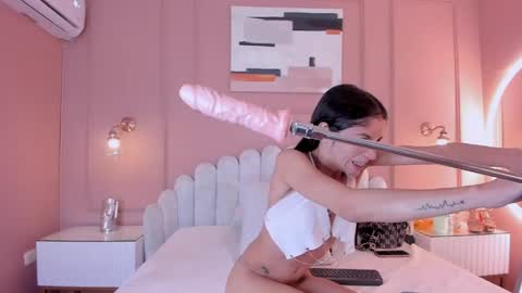 millie  online show from 22, 4, 2026