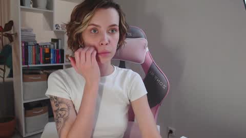 Snapshot of milly_ross23 chatting on 22, 12, 2024 Milly online show from 22, 12, 2024