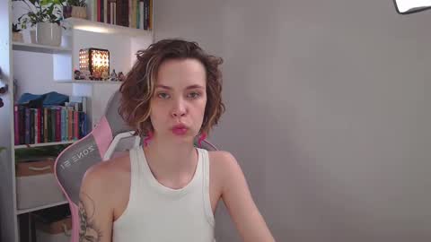 Snapshot of milly_ross23 chatting on 16, 2, 2025 Milly online show from 16, 2, 2025