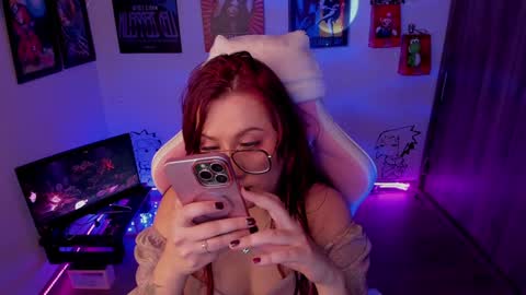 Monkey D Maddie online show from 18, 12, 2024