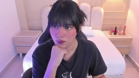 millyevans1 online show from 22, 4, 2026