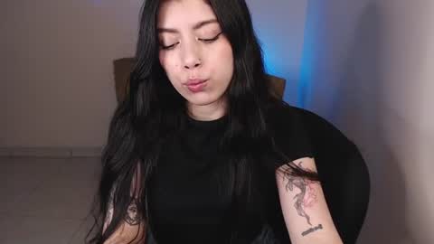 Snapshot of millyx_ chatting on 16, 6, 2026 Emily online show from 16, 6, 2026