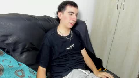Snapshot of milogm_ chatting on 25, 5, 2026 milogm_ online show from 25, 5, 2026