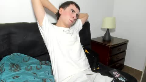 Snapshot of milogm_ chatting on 4, 6, 2026 milogm_ online show from 4, 6, 2026