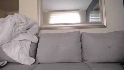 Snapshot of milostructor chatting on 5, 3, 2025 miloslove online show from 5, 3, 2025