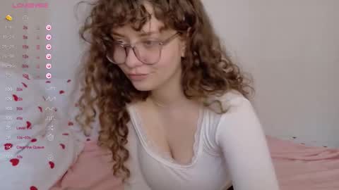 Snapshot of milounee chatting on 21, 2, 2026 milounee online show from 21, 2, 2026