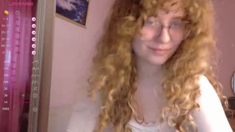 Snapshot of milounee chatting on 5, 3, 2026 milounee online show from 5, 3, 2026